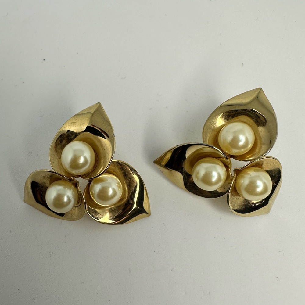 Vintage Gold-tone and Pearl Costume Pierced Earrings